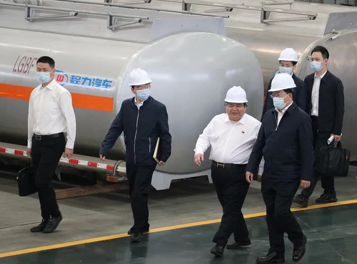 湖北省委副書記、省長王忠林帶領省市領導視察程力（曾都）汽車工業園新廠基地建設情況